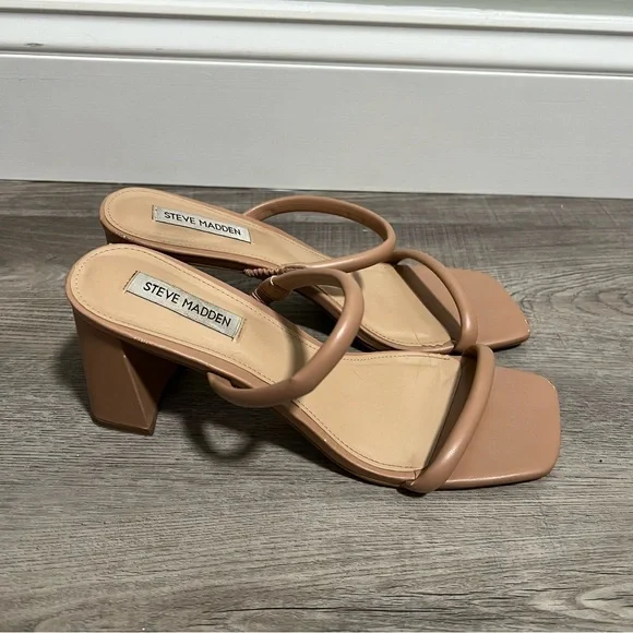Steve Madden Nude Block Heel Sandals - Picture 3 of 6